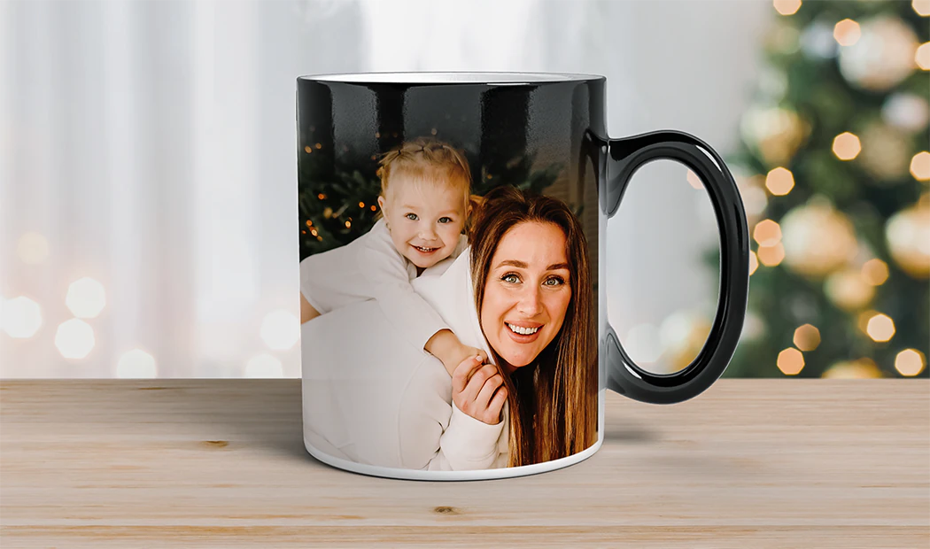 Taza mágica personalizada de Printerpix que cambia con el calor y revela una foto de un bebé